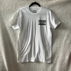 2/$30 💥 NEW (M) Parental Advisory Explicit Content White Graphic T-Shirt (3234)